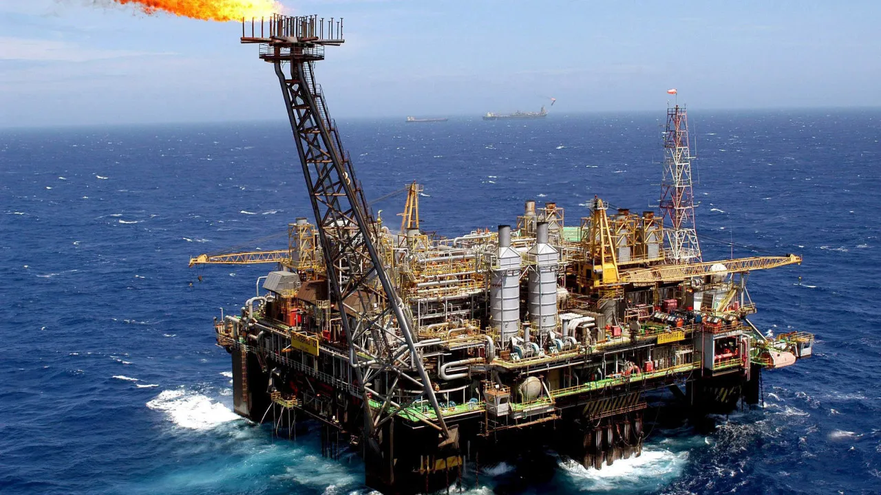 Cotação do Brent para entrega em setembro baixa 0,72% para