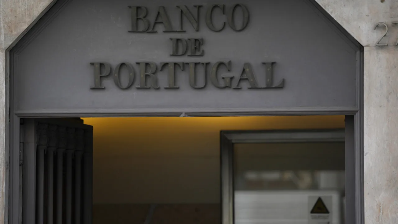 Diretor do BdP assinou contrato já depois de ser arguido.