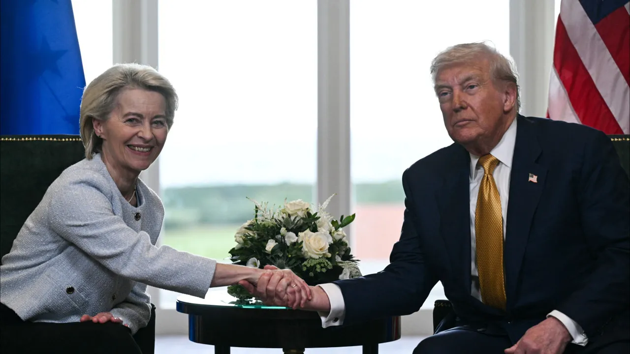 EUA e UE chegam a acordo. Trump aplica tarifas de 15% à