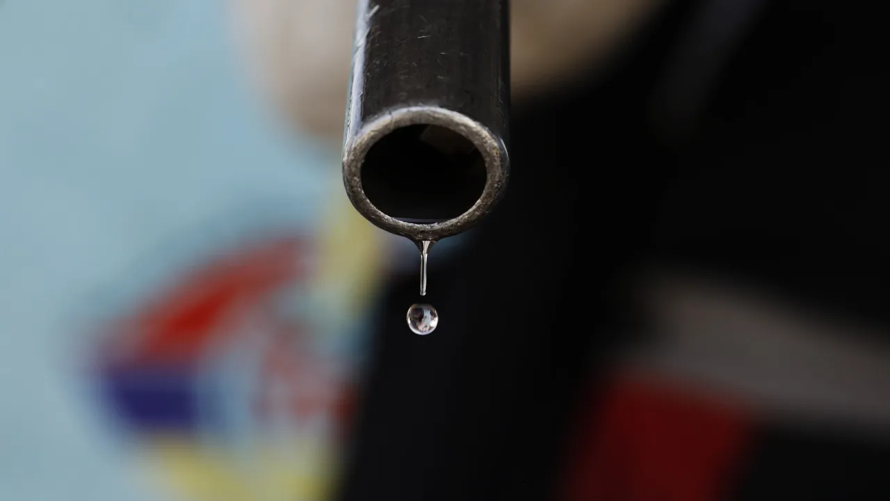 Economia angolana continua exposta a flutuação de preços do