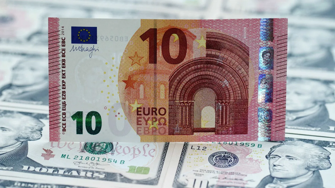 Euro recua e fica abaixo dos 1,16 dólares