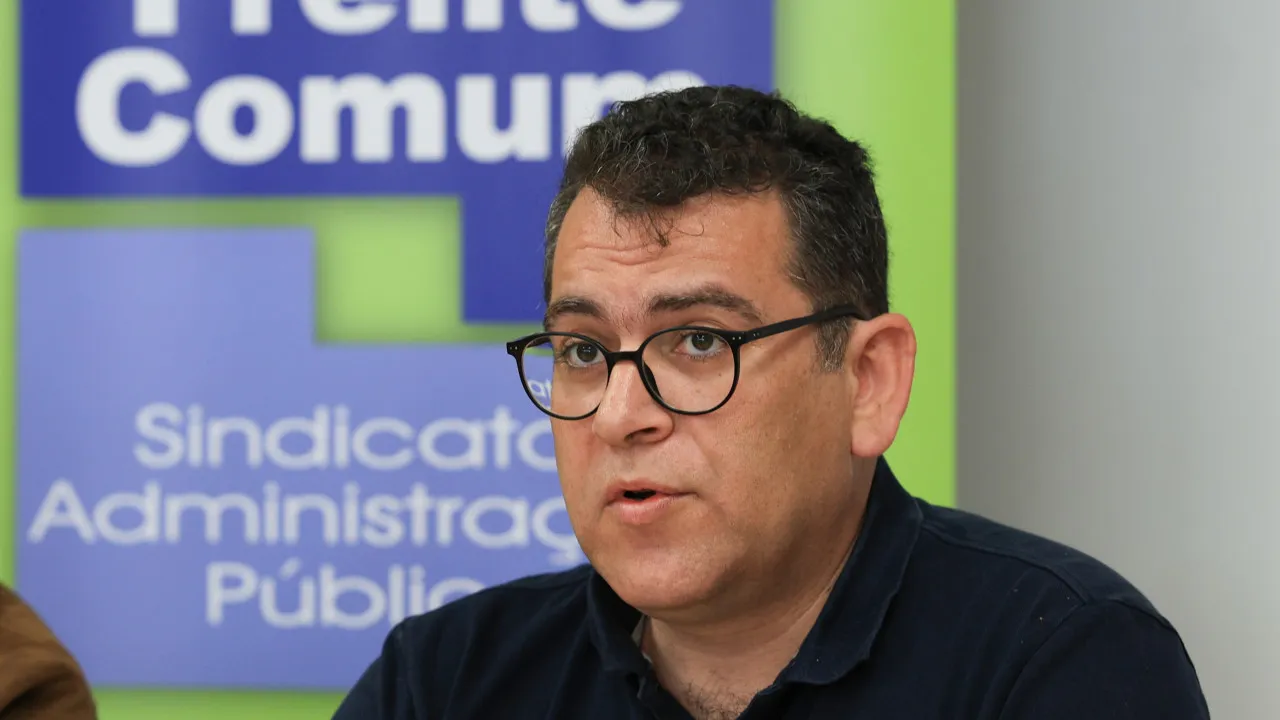 Frente Comum marcha até São Bento pelo aumento intercalar de