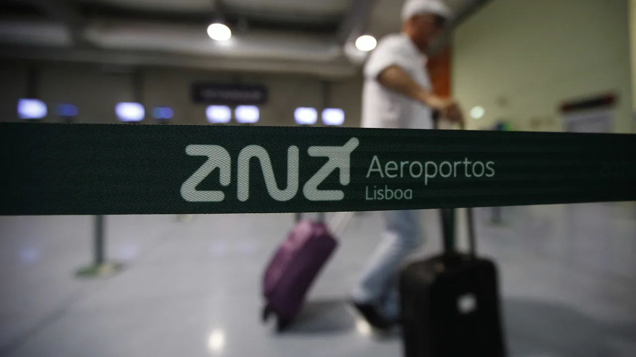 Greve na Menzies dita cancelamento de 36 voos no aeroporto