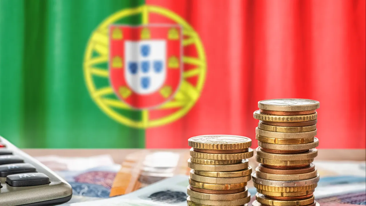 Juros da dívida de Portugal continuam a subir a dois, a