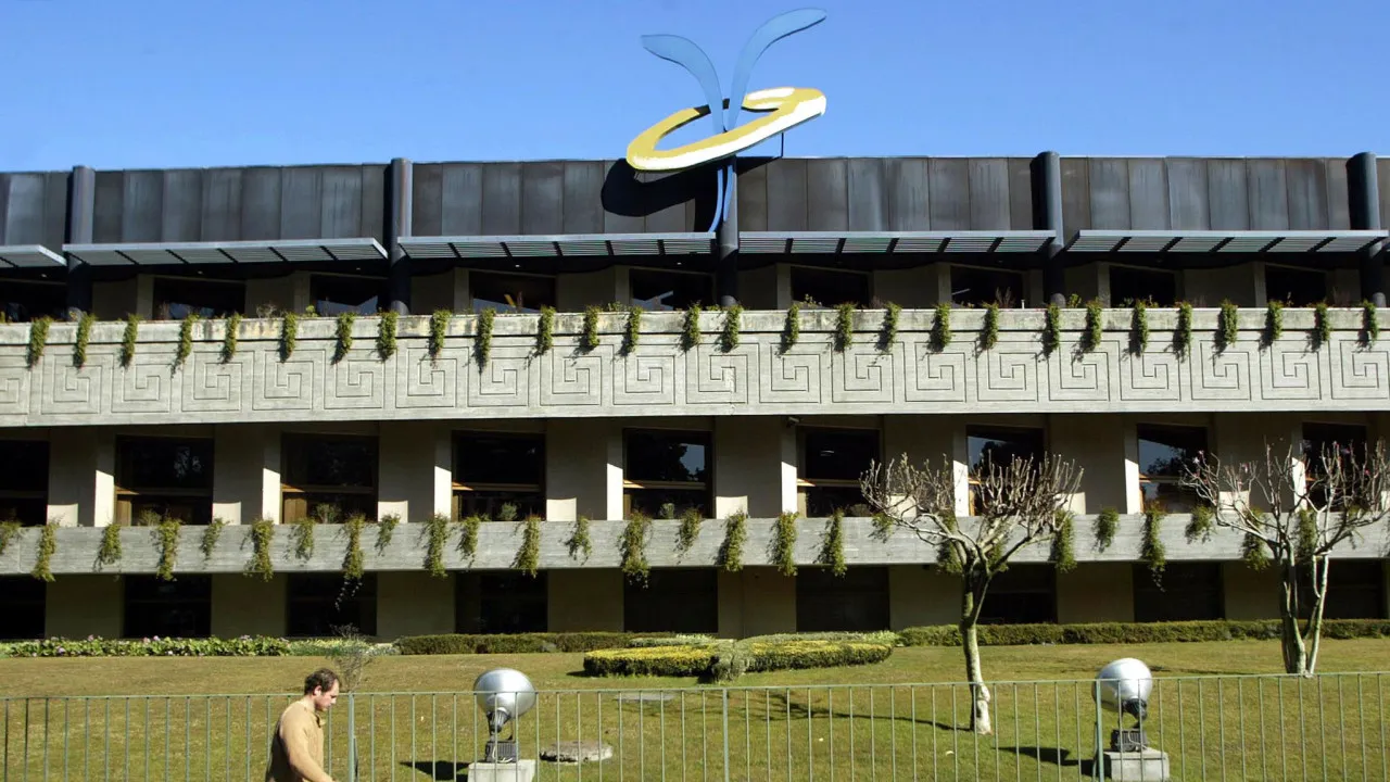 Lucro da Sonae aumenta 41% no primeiro semestre para 102
