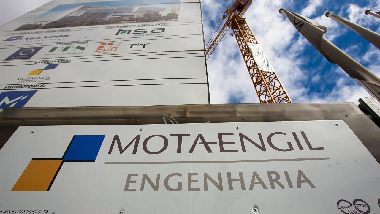 PSI negoceia em alta com Mota-Engil a subir mais de 2%