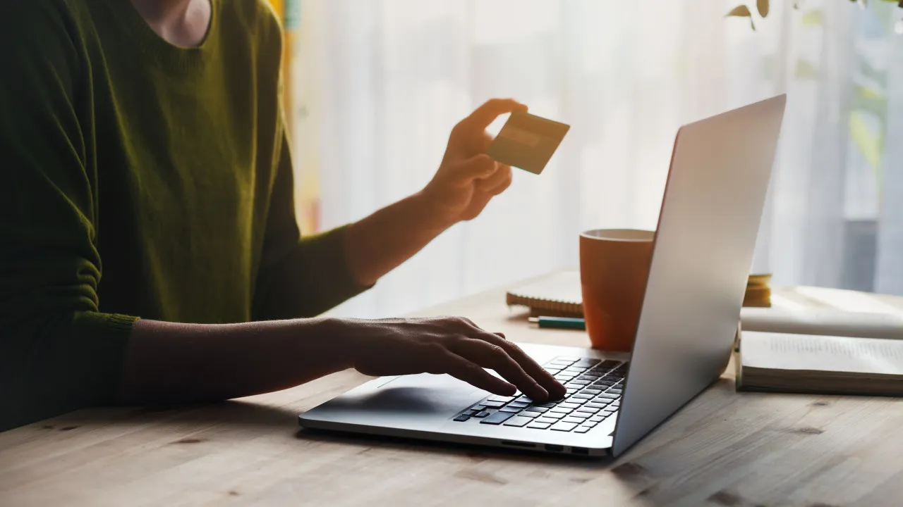 Pagamentos com cartão são opção preferida em todos os países