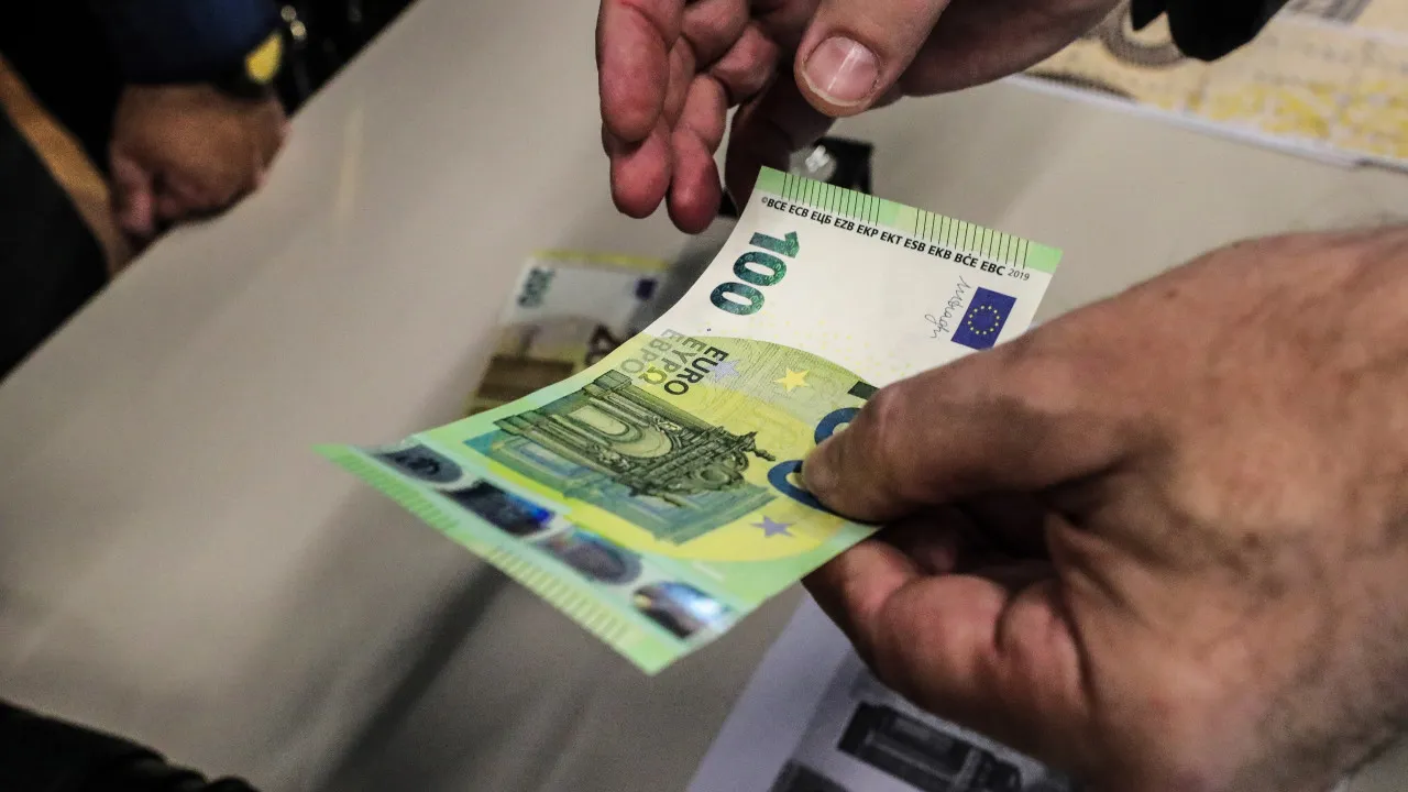 Procura de crédito por particulares sobe à boleia da