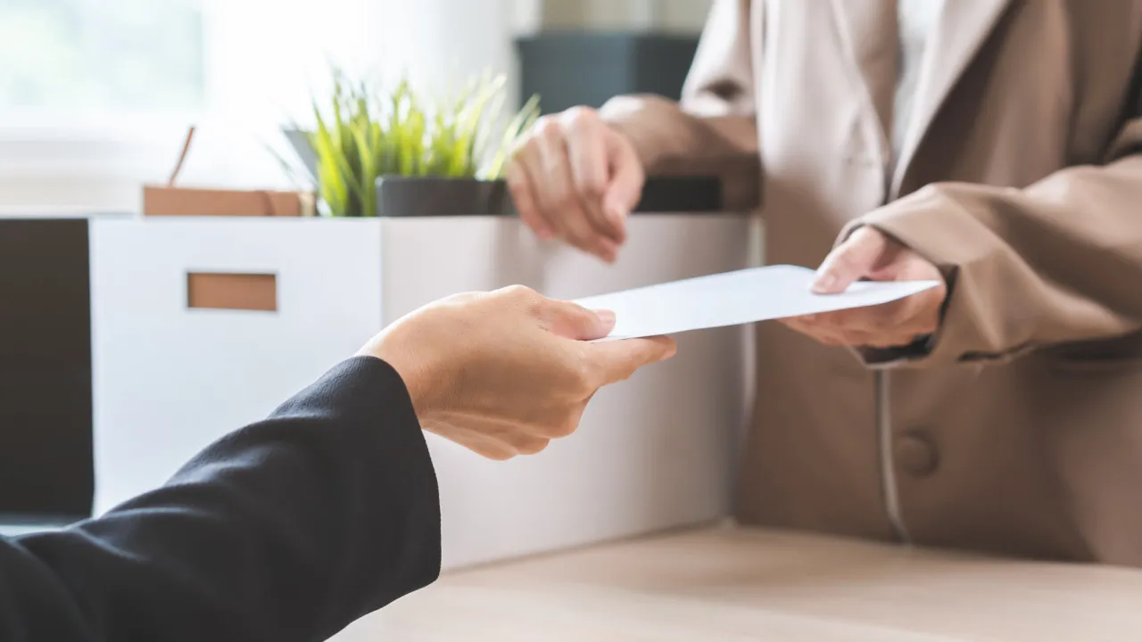 Recibo salarial que mostra encargos com trabalhadores