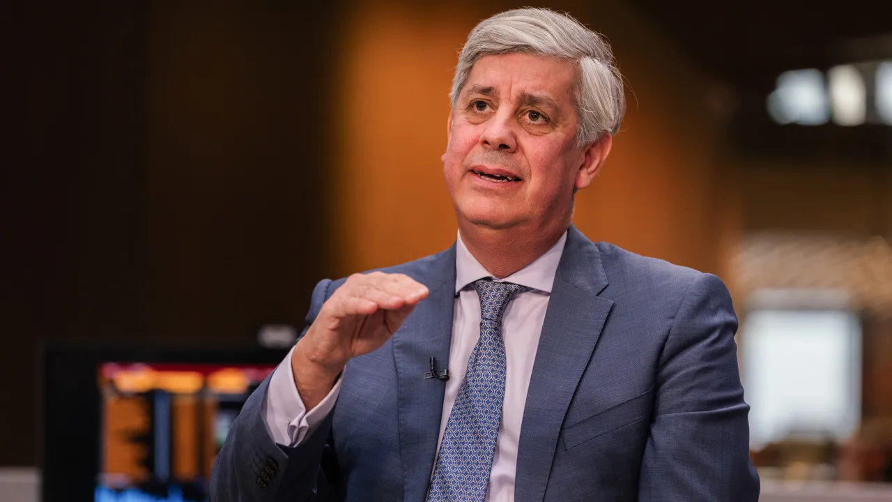 Saída do BdP? "Decisão só cabia ao Governo. Respeito"