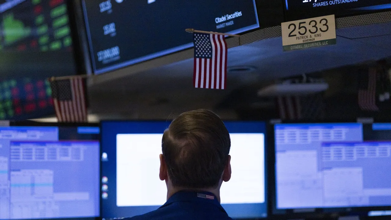 Wall Street fecha com recordes do Nasdaq e S&P500 à espera