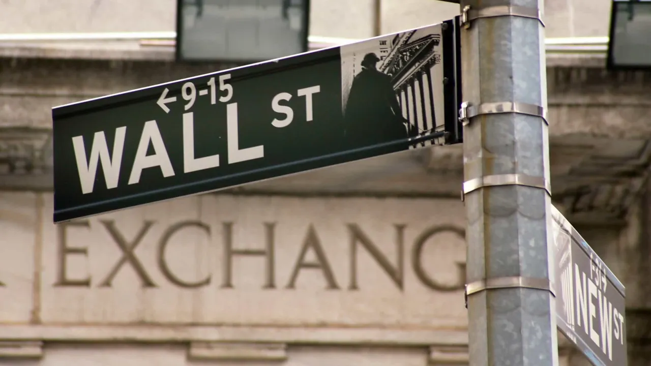 Wall Street negoceia em alta e caminha para fim de semana