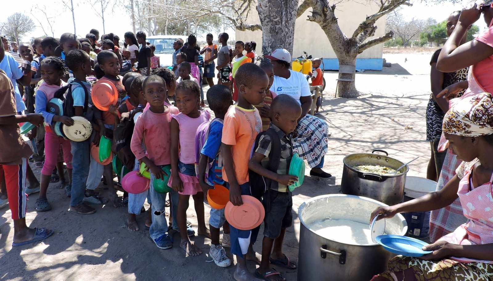 "Alimentação Escolar em Risco Devido Aos Cortes de