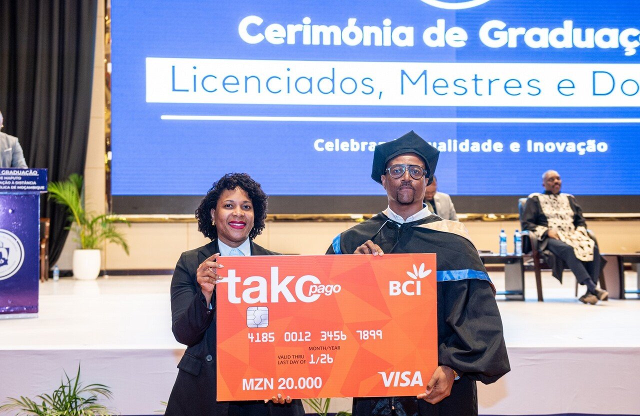 BCI Distingue os Melhores Graduados da UCM • Diário