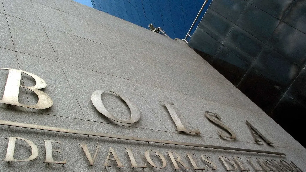 Bolsa de Lisboa fecha em alta em linha com congéneres