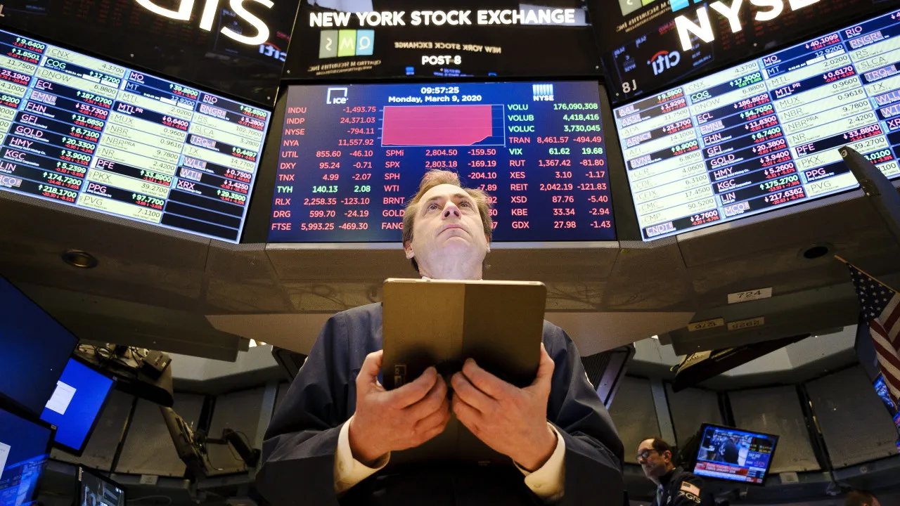 Bolsa de Nova Iorque arranca no 'verde' em dia de novas