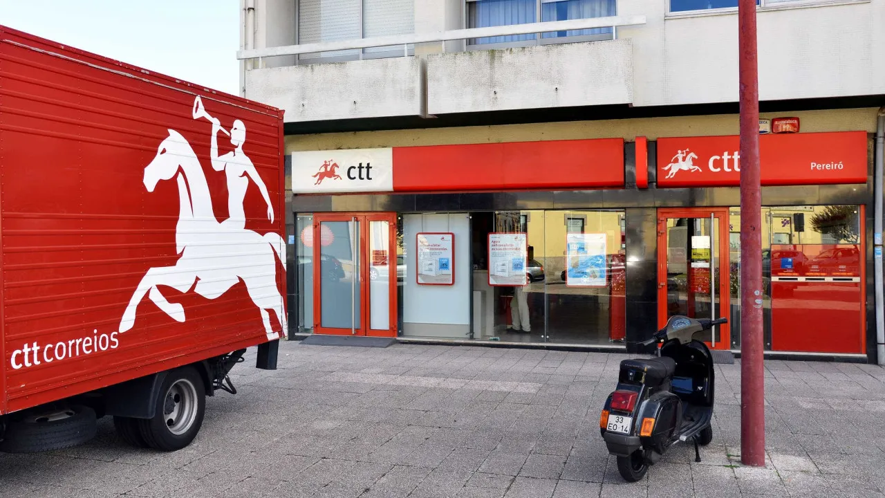 CTT suspendem envio postal de bens para os Estados Unidos