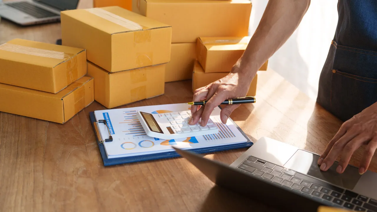 Comprou online fora da UE e encomenda não chegou? Fisco diz
