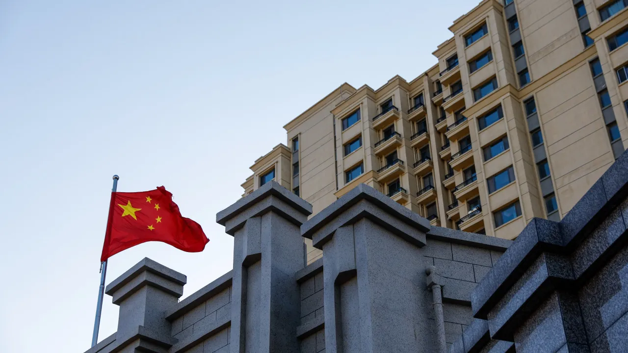 Evergrande expulsa da bolsa de Hong Kong após congelamento