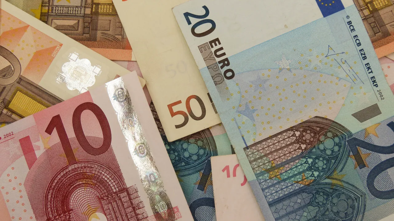 Excedente comercial da UE com EUA desce 48,1% em junho