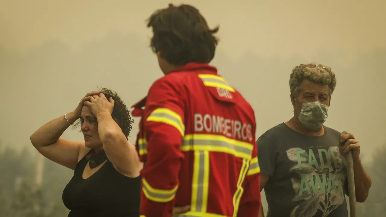 Falta ao trabalho para combater incêndios é justificada?