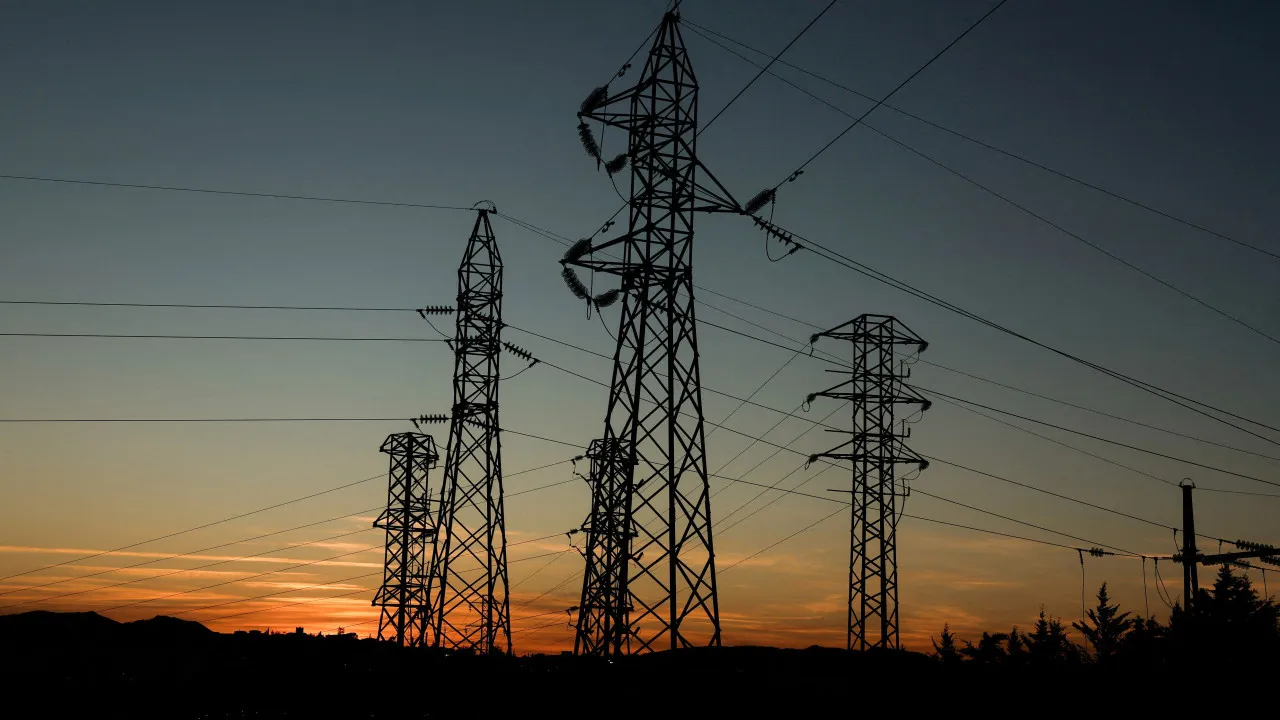 Fornecimento de energia quase normalizado (mas ainda