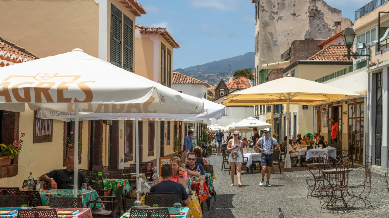Funchal aprova suspensão temporária de licenças de AL