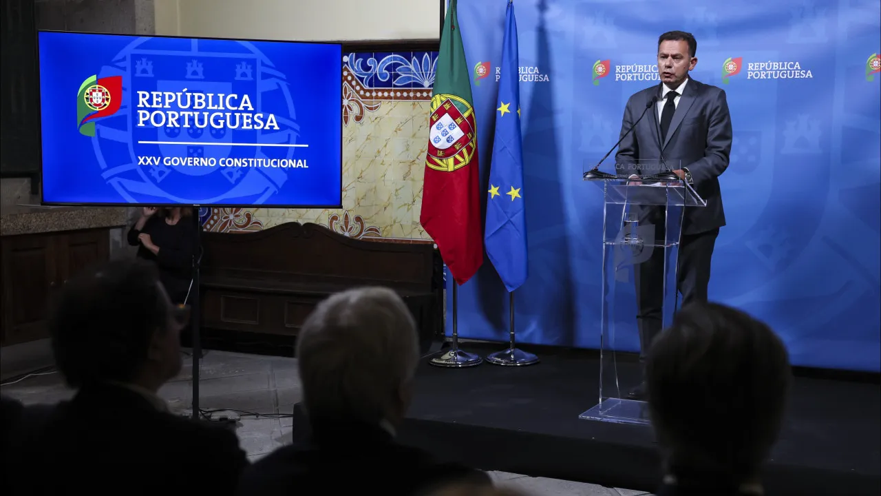 Governo aprova apoios à tesouraria e reposição da atividade