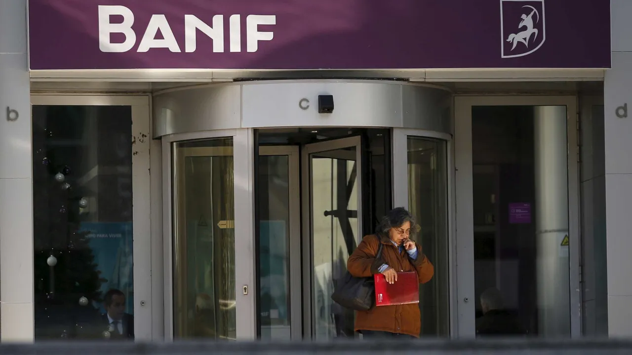 Lesados do BANIF ameaçam com ação contra Estado para
