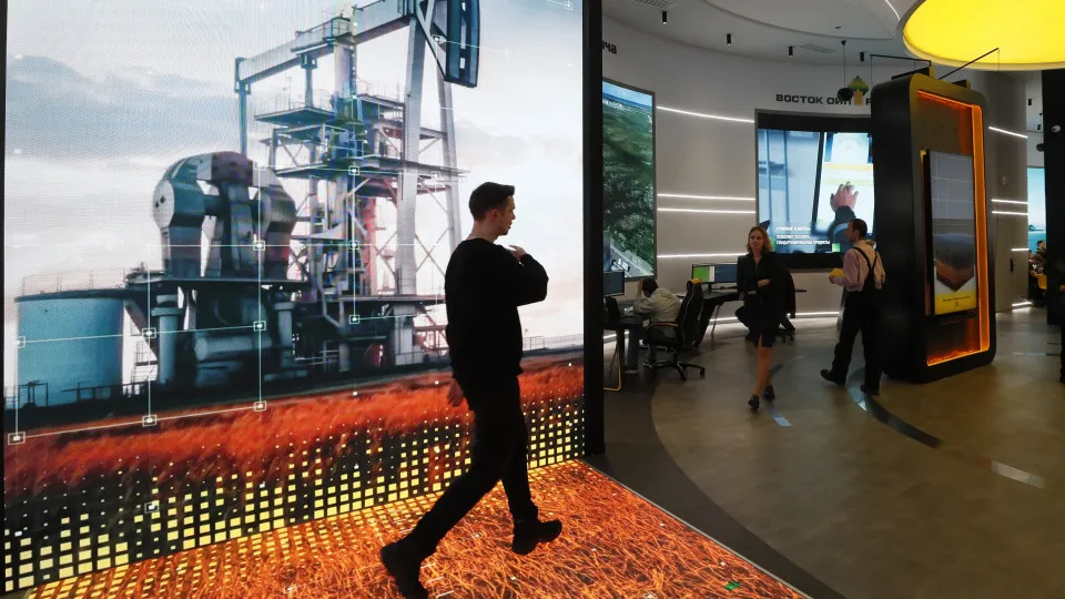 Lucro líquido da petrolífera russa Rosneft cai 68,3% no 1.º