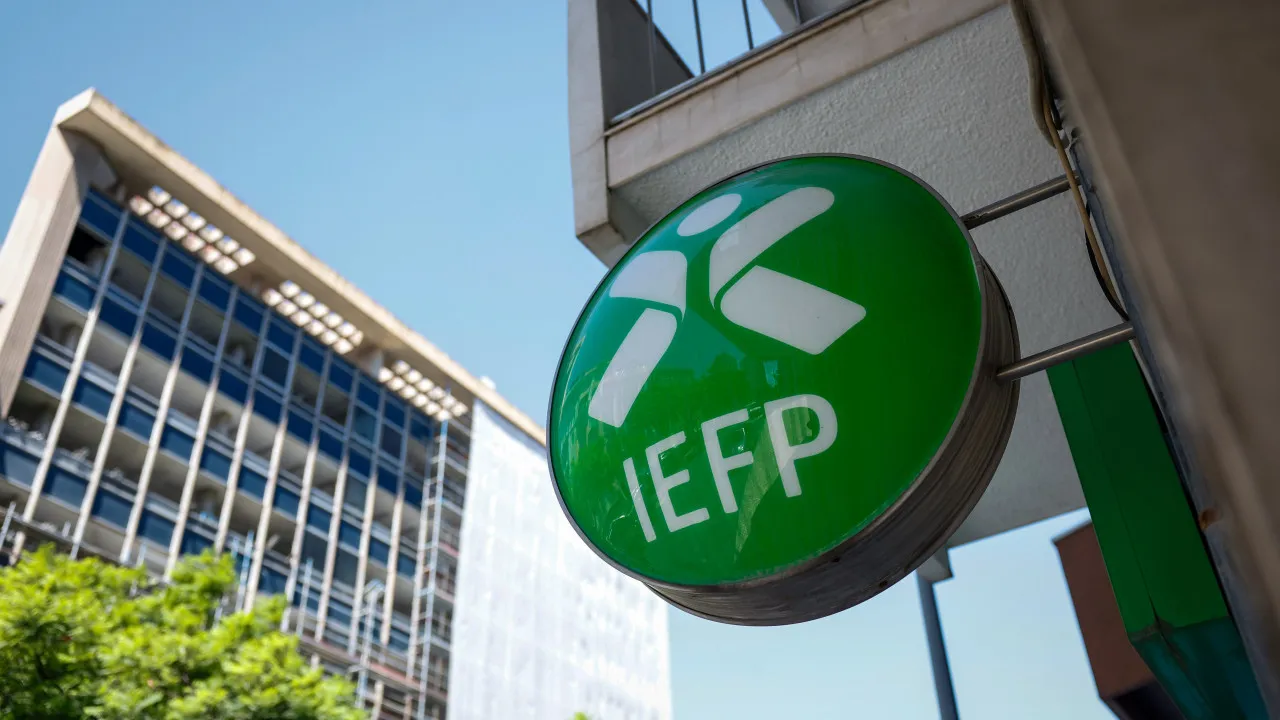Número de desempregados inscritos cai 4% em julho