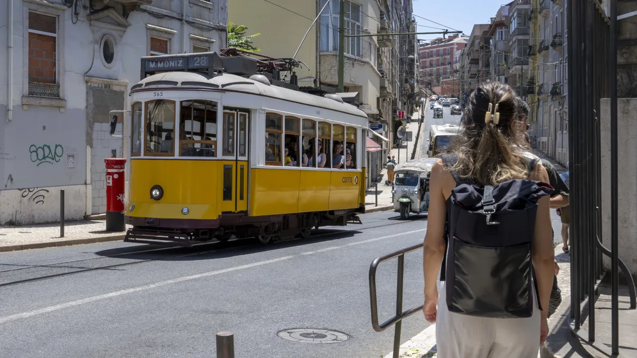Proveitos do alojamento turístico crescem 7,8% e hóspedes