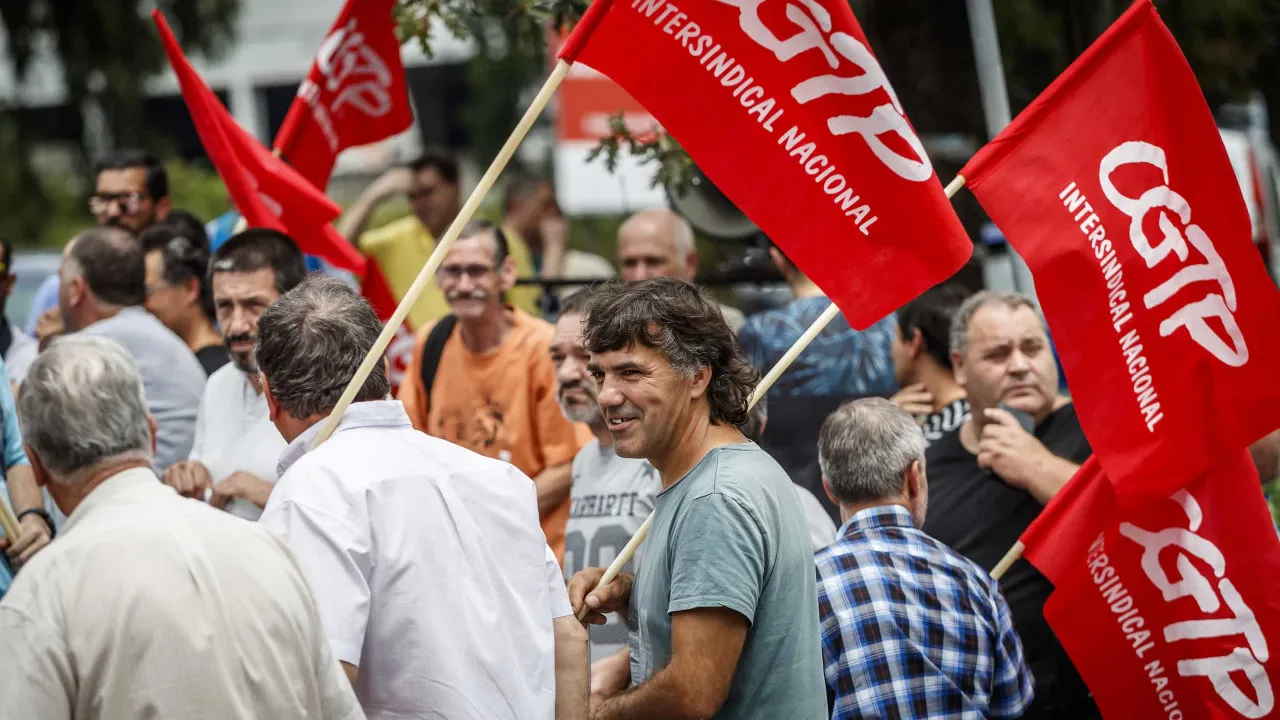 Rever lei laboral? CGTP desafia 'presidenciáveis' a tomarem