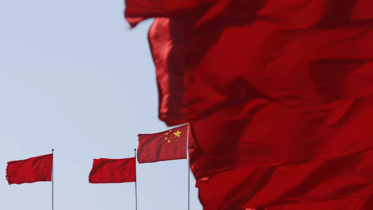 Sanções da UE? China anuncia medidas contra dois bancos