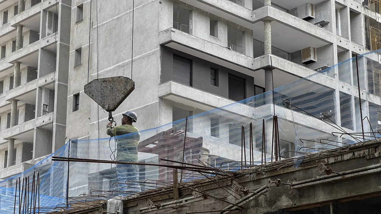 Taxa de desemprego no Brasil cai para 5,8% e atinge menor