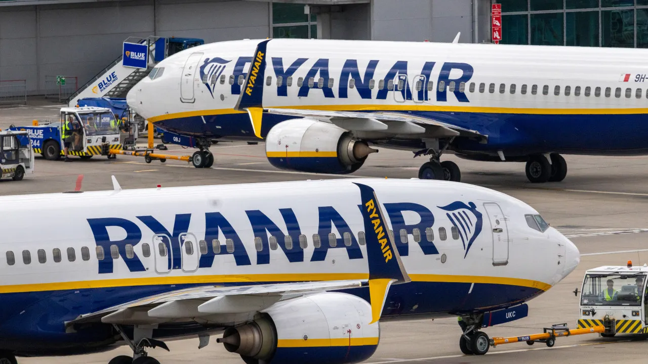 Trabalhadores do 'handling' da Ryanair em Madrid anunciam 22