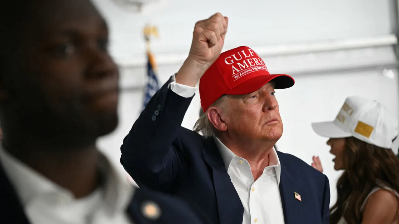 Trump "muito feliz" por poder substituir governadora da