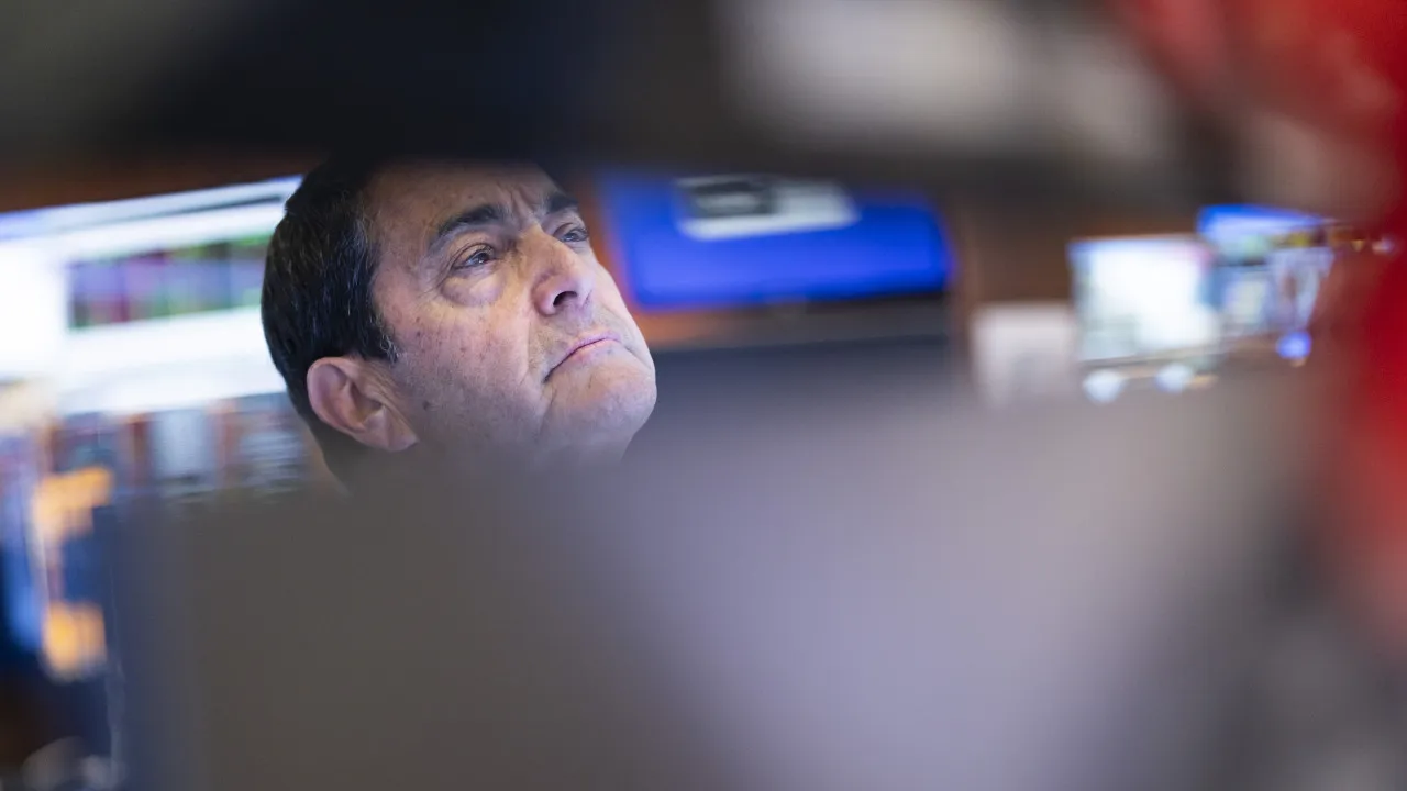 Wall Street abre em baixa em dia de agravamento das tarifas