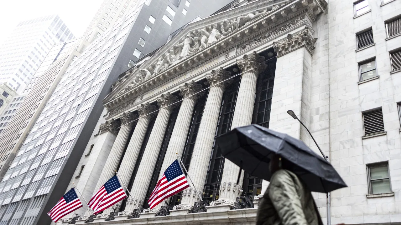 Wall Street fecha em alta e recupera maior parte das perdas
