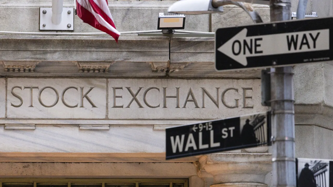 Wall Street fecha em baixa (com investidores a mostrarem-se