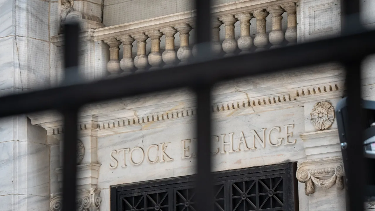 Wall Street fecha em baixa