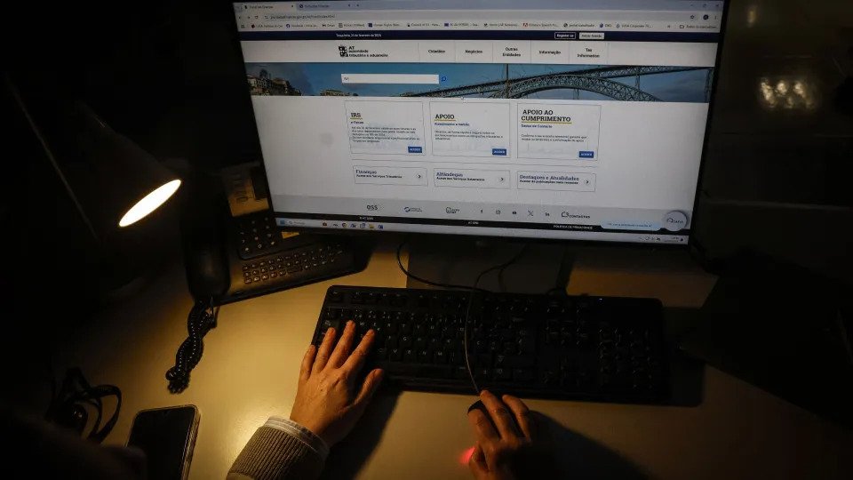 Contribuintes têm até hoje para pagar o IRS de 2024 às