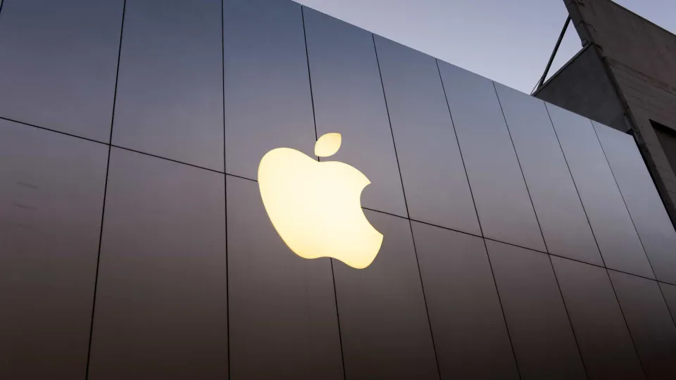 Apple quase duplica lucro apesar de vendas de iPhone abaixo