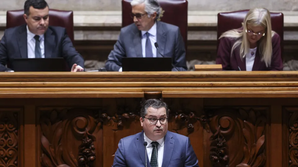 Dívida pública é "dos aspetos mais frágeis da economia