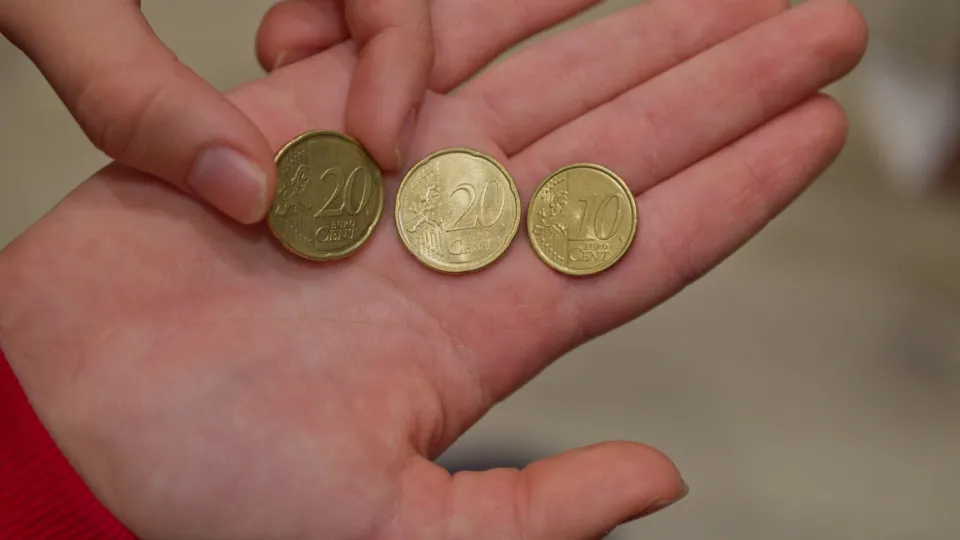 Férias e aumentos? Não, 10 cêntimos que nem dá para "comprar