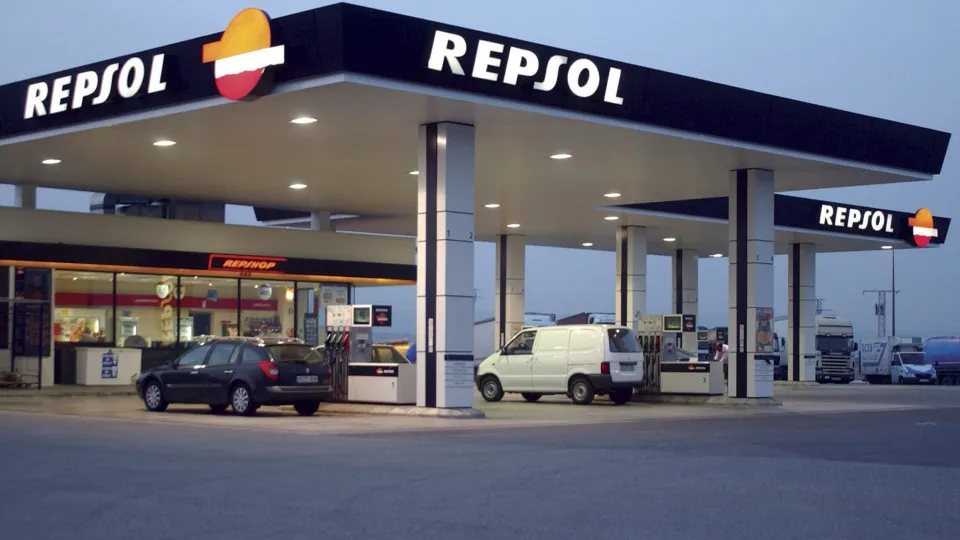 Repsol cai 34,3% para 1.177 milhões nos primeiros nove meses
