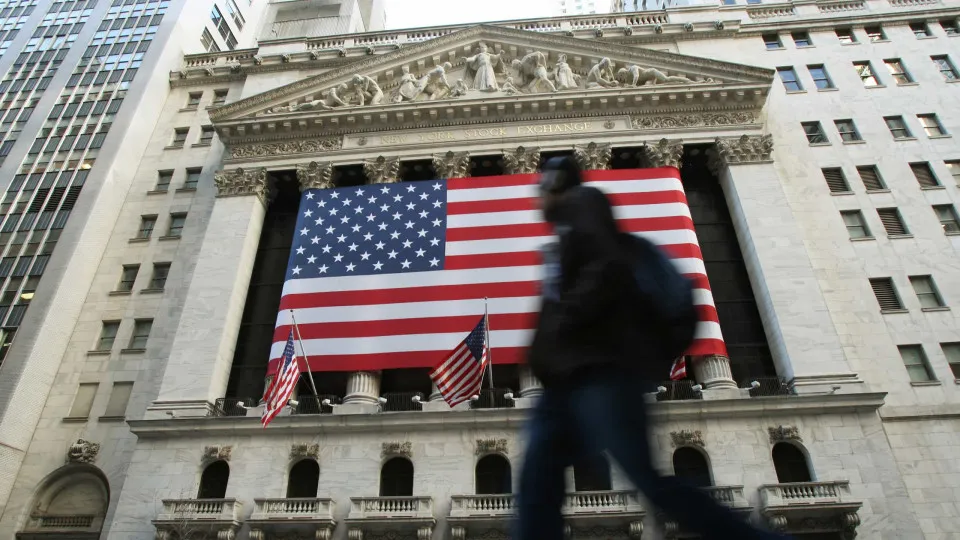 Wall Street fecha a renovar os recordes dos indices