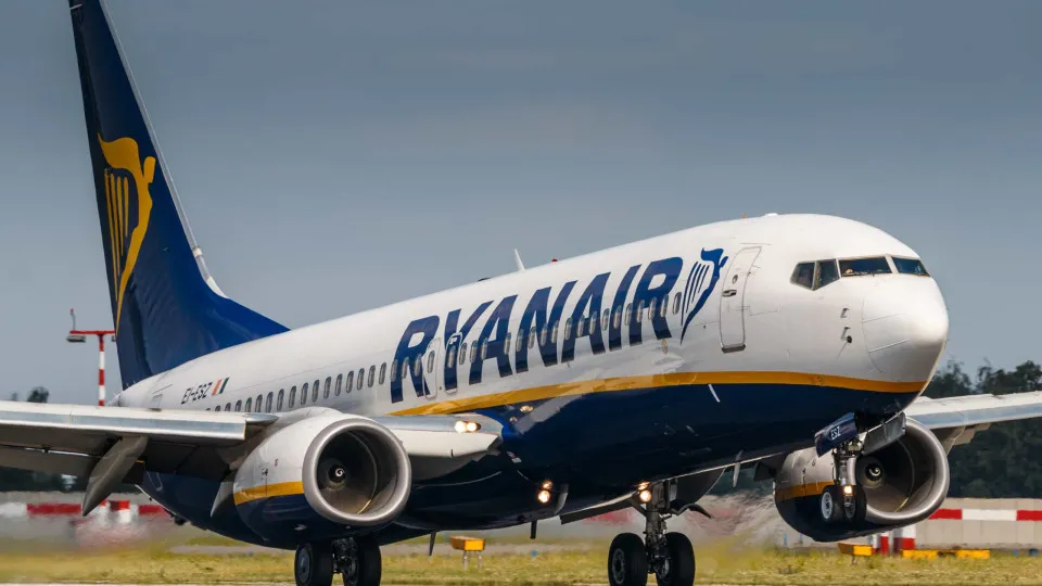 Açores: Anúncio da Ryanair é "extemporâneo" e contraria