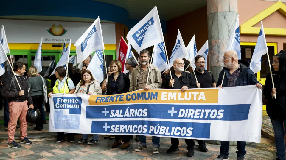 Adesão à greve mostra "profundo descontentamento" dos