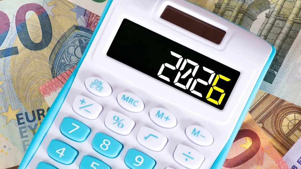 Alívio fiscal? Pensões? Salário mínimo? Arranca debate do OE